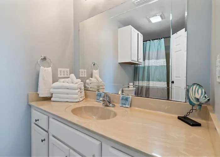 Beachside Charmer By Youngs Suncoast * Gulf Shores