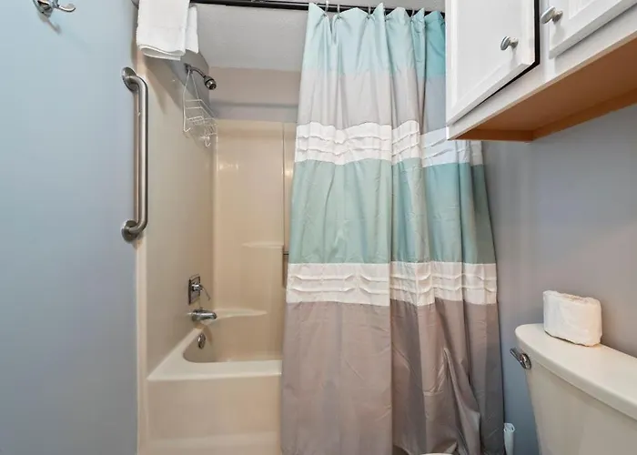 Beachside Charmer By Youngs Suncoast Gulf Shores