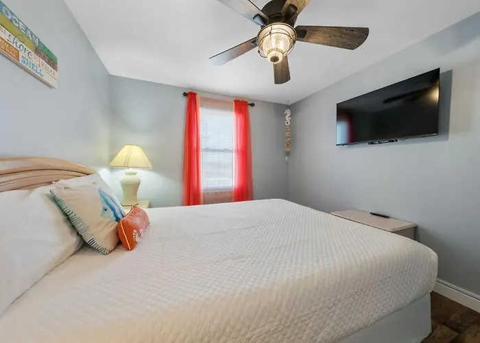 Beachside Charmer By Youngs Suncoast Holiday home