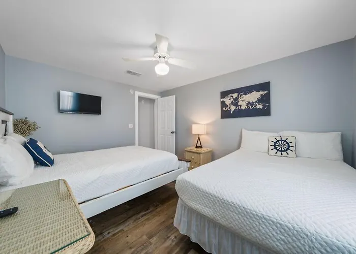 Beachside Charmer By Youngs Suncoast Holiday home *