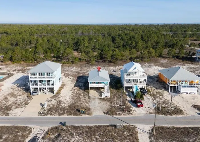 Beachside Charmer By Youngs Suncoast Holiday home