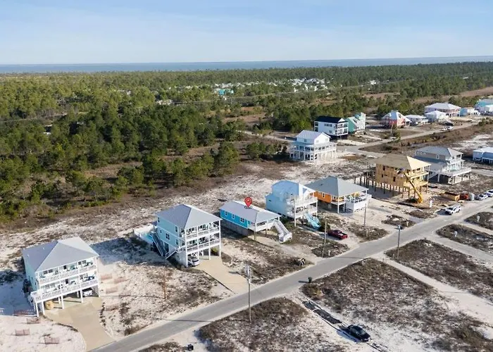 Beachside Charmer By Youngs Suncoast Holiday home *